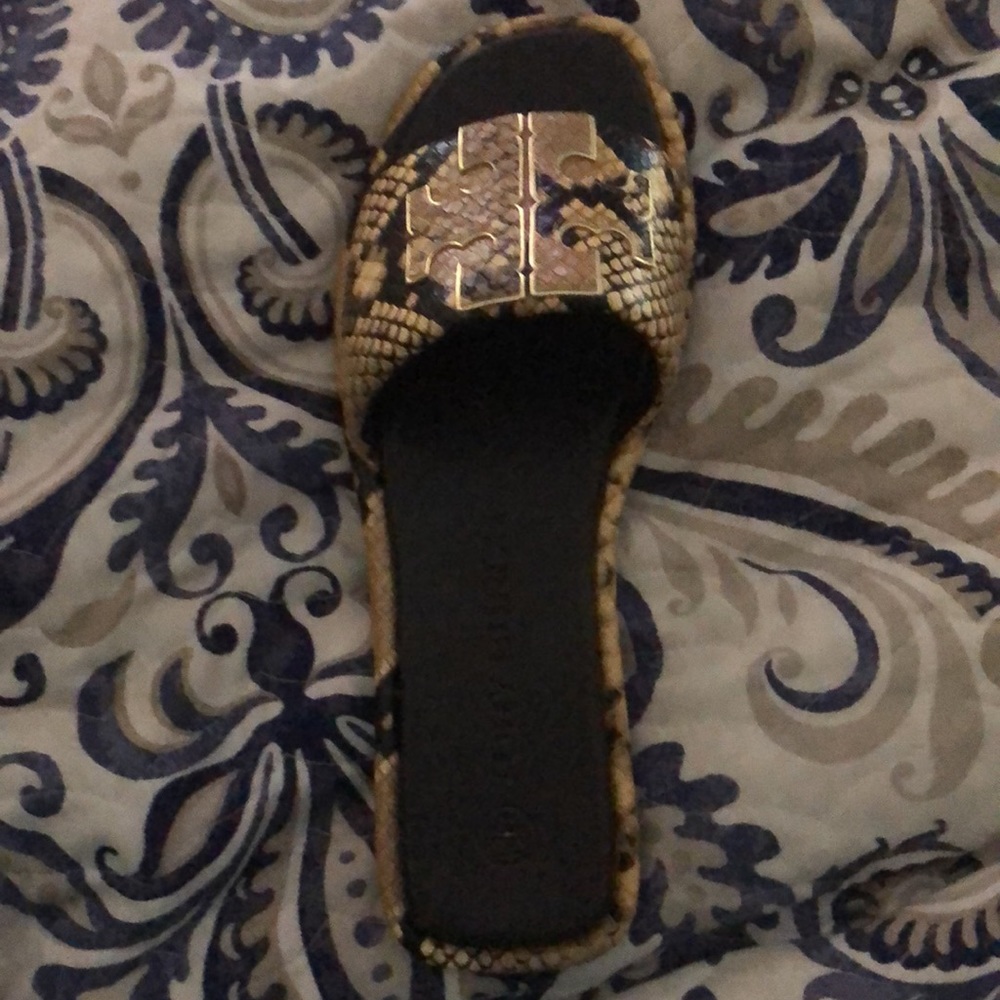 Tory Burch Black and Tan Sandals - Picture 4 of 7